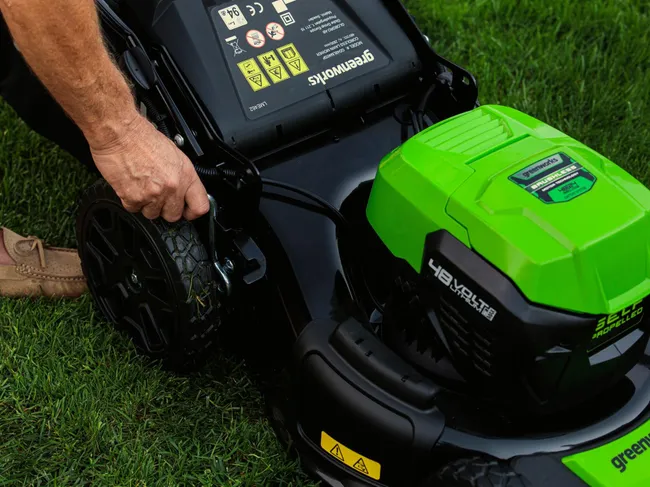 Tondeuse sur batterie GREENWORKS , 48 V, l.46 cm – Image 5