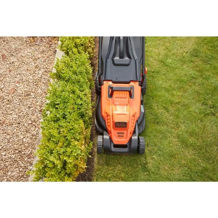 black-decker-tondeuse-a-gazon-electrique-filaire-1-4.webp