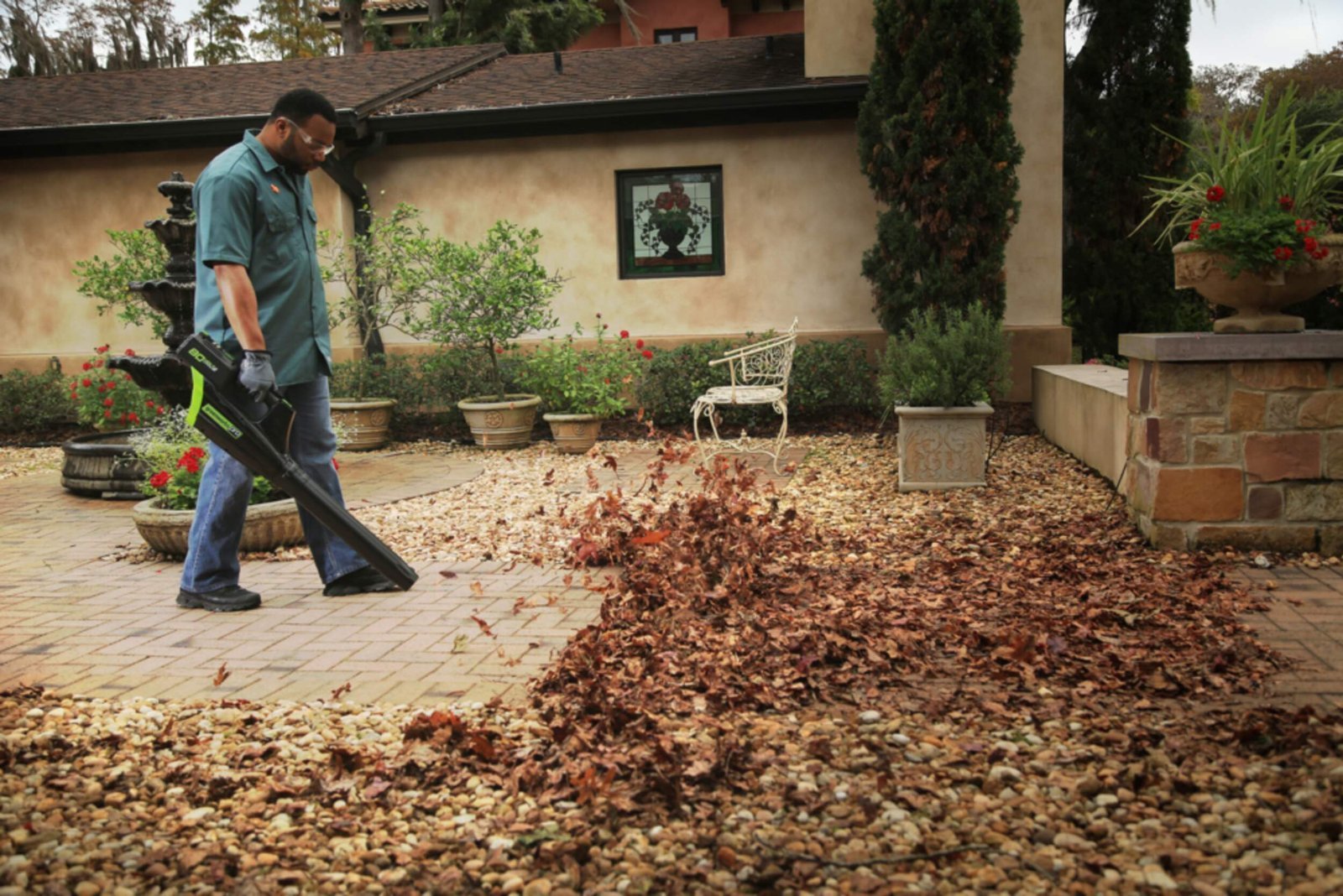 greenworks-80v-brushless-blower-bare-tool-1b604ac5-f0b2-44d3-960d-eb1b025d2f4e.jpg
